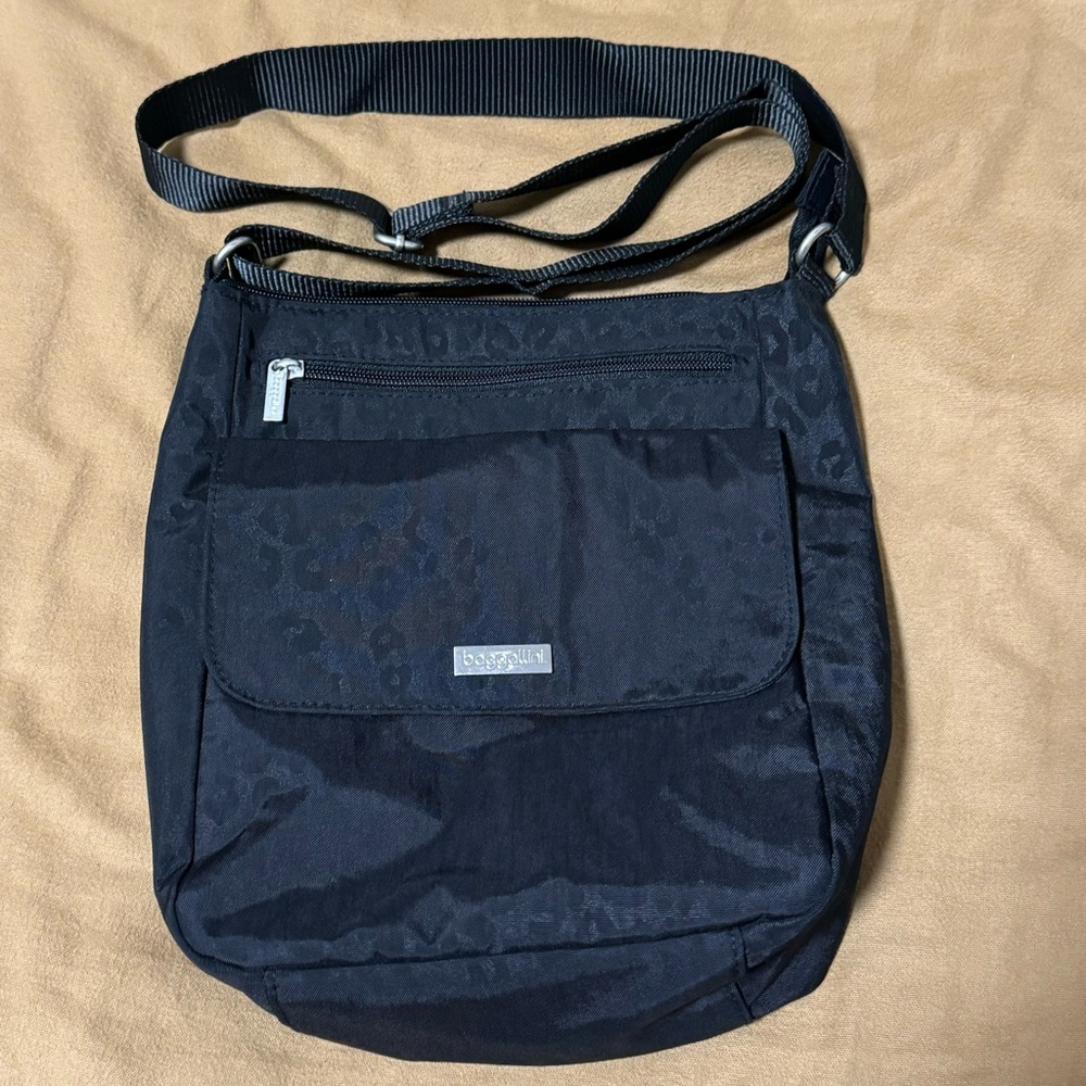 Baggallini Town Bagg Black Cheetah Emboss crossbody bag